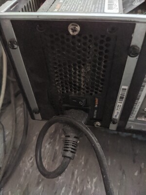 I'm happy with the adapter plate and how it turned out, even though I originally made it for a different SFX unit and the fan cutout now seems redundant. But it actually looks kind of professional. That's rare enough with me. I bet you can't tell which part I made myself. (Or is this because the photo is so bad?)