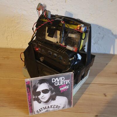Portable_CD_Player-2.jpeg (image/jpeg, 828782 B)