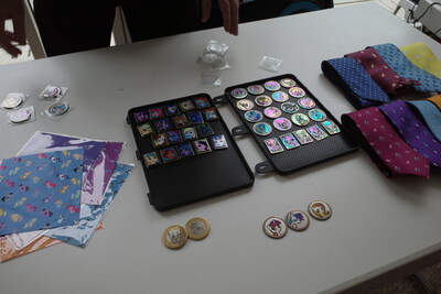 I like these pins. They are very good. And colorful. They are made by My Little Ties.