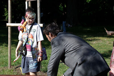 Saul Gutmann meating bronies in the park.