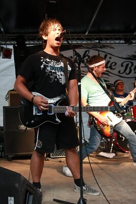 Rock die Burg 2009-IMG_8215.JPG (image/jpeg, 103848 B)
