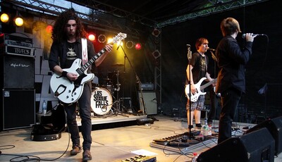 Rock die Burg 2010-IMG_5048.JPG (image/jpeg, 179143 B)