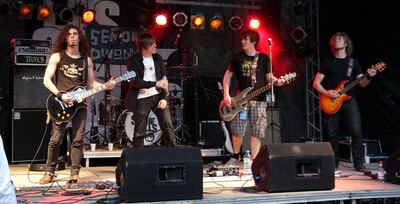 Rock die Burg 2010-IMG_5157.JPG (image/jpeg, 166221 B)