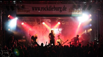 Rock die Burg 2010-IMG_5775.JPG (image/jpeg, 133972 B)